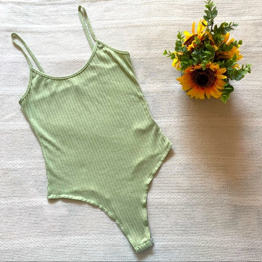 MISSGUIDED GREEN BODYSUIT | SZ‎ L